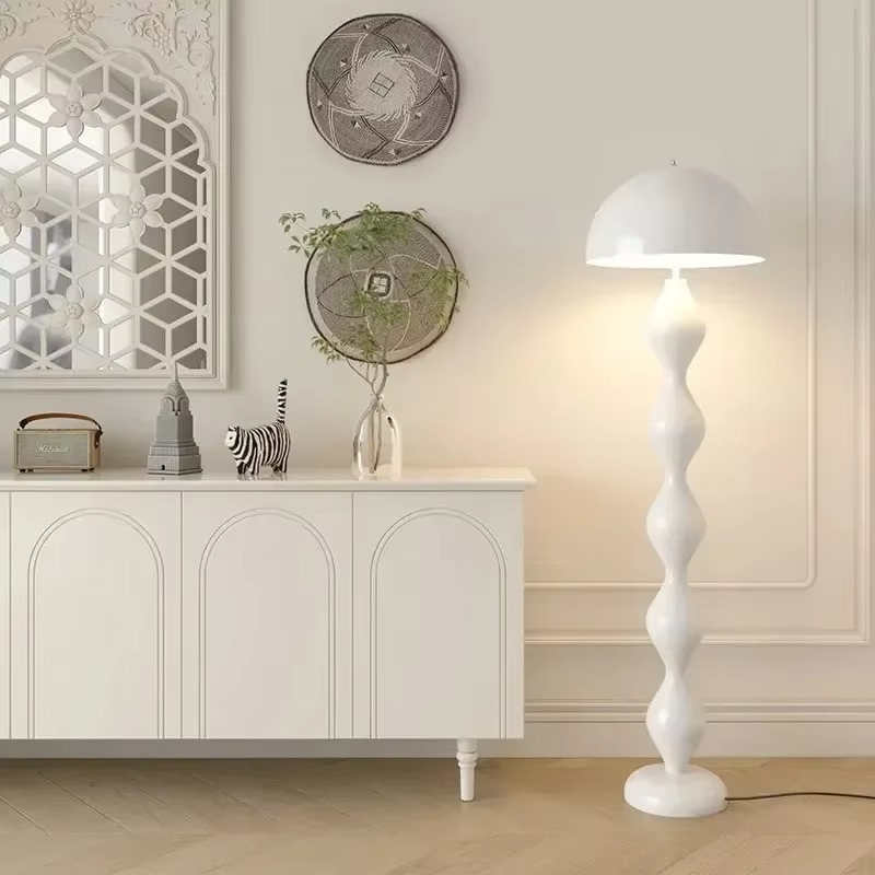 Alma | Wavy Floor Lamp — Warm and Artistic Ambiance 